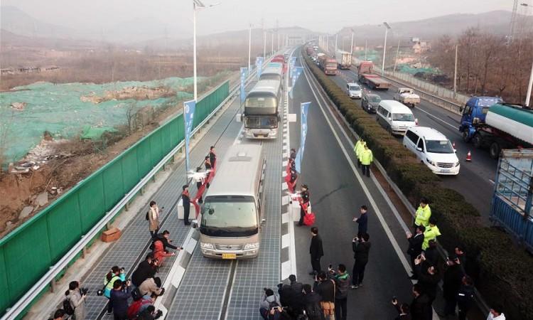 U Kini ukraden dio eksperimentalnog solarnog autoputa