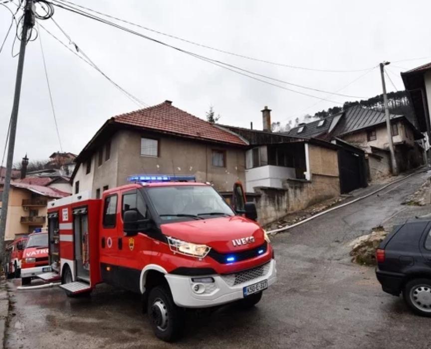 Sarajevo: Saniran krov kuće na kojem je jutros izbio požar