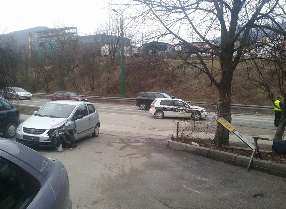 Saobraćajna nesreća u Sarajevu: U Hotonju povrijeđene tri osobe