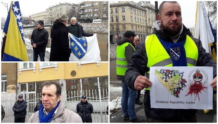 Bošnjački pokret organizirao proteste ispred Ambasade Srbije