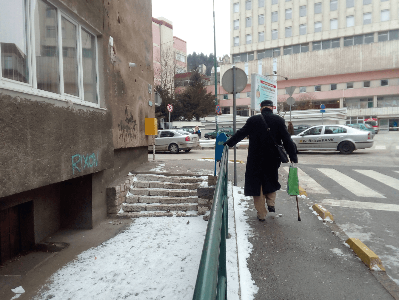 Problemi u Sarajevu: Trotoari okovani ledom, 26 osoba završilo u Hitnoj