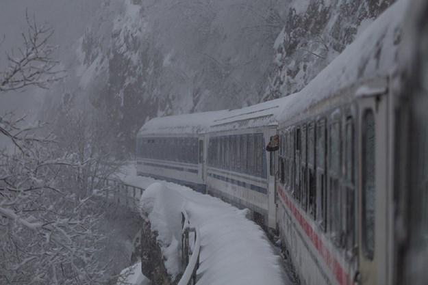 Zbog obilnog snijega još nije otpočela elektrifikacija Unske pruge