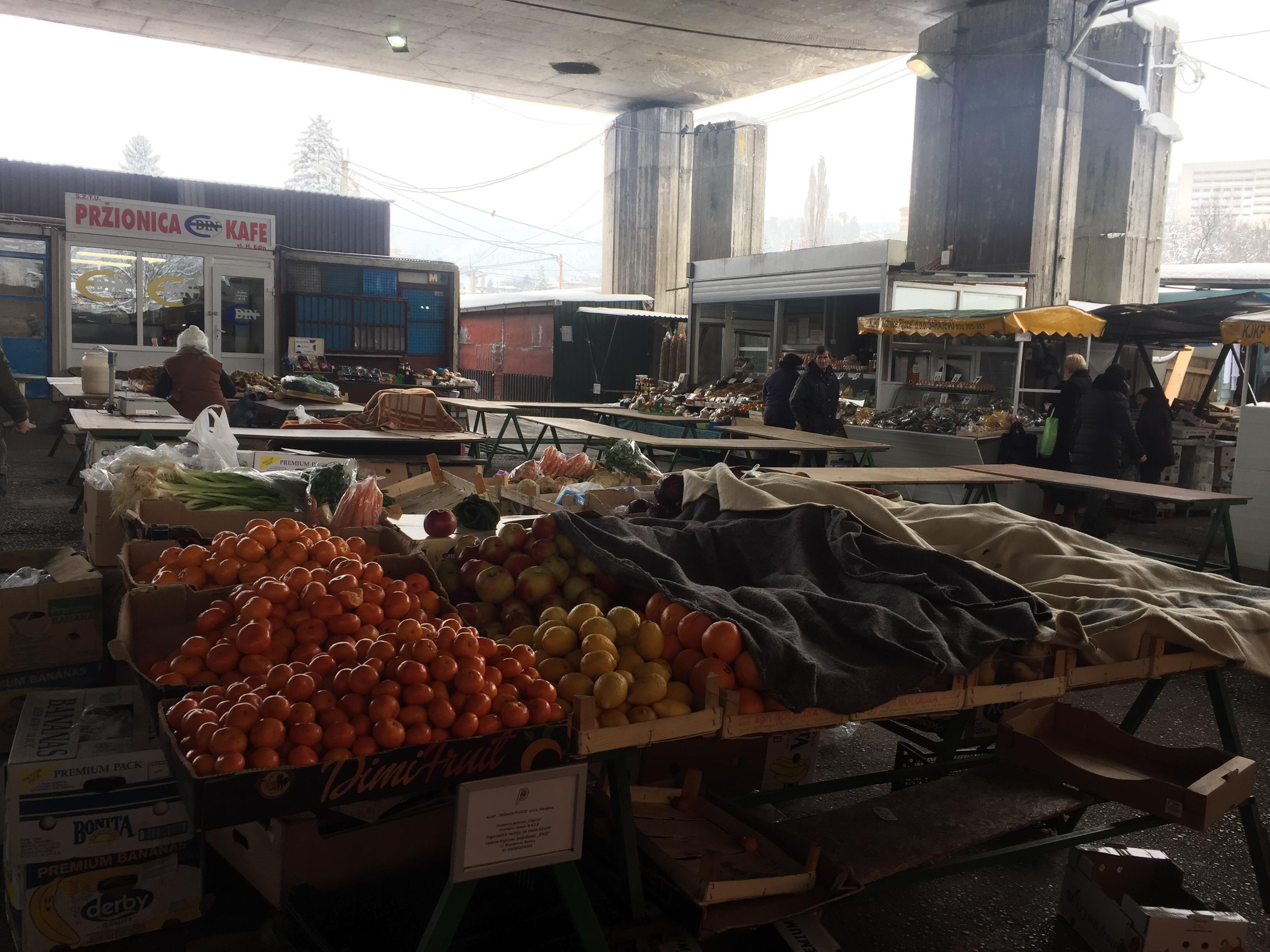 Ekipa „Dnevnog avaza“ obišla gradske tržnice: Minusi otjerali prodavače i kupce