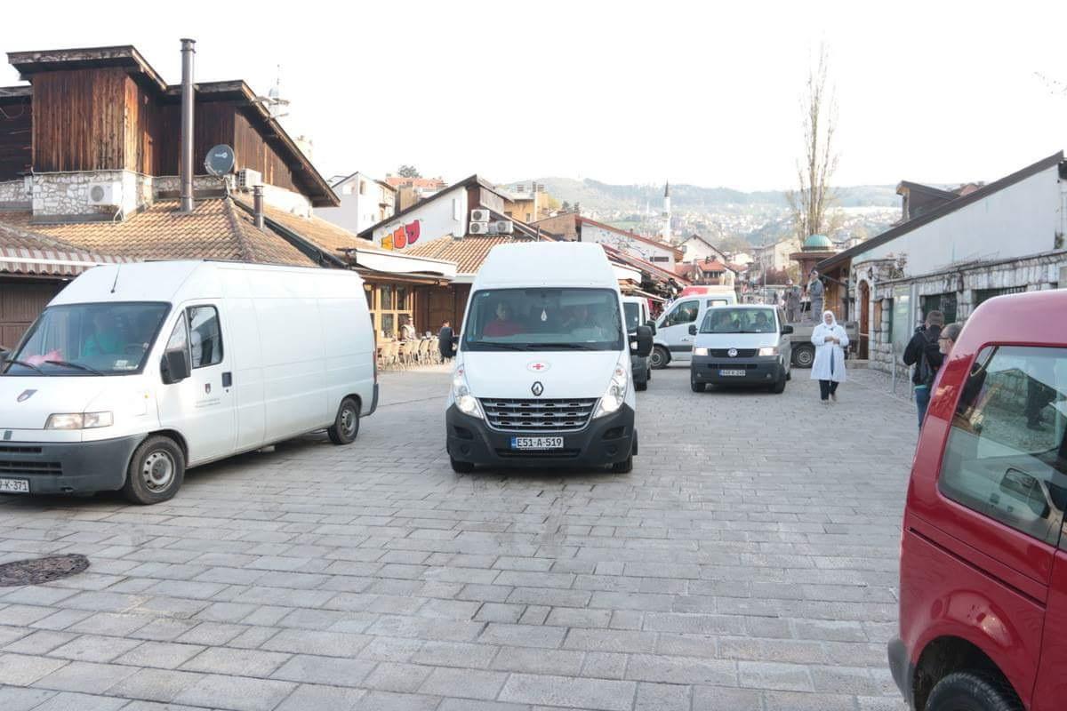 Narodna kuhinja "Stari Grad" poslala konvoj pomoći za selo Rogaticu