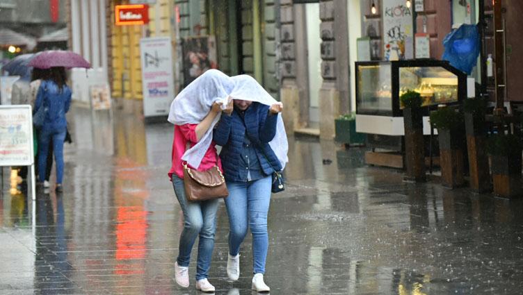 I danas kiša, pljuskovi i grmljavina, u Hercegovini i na jugozapadu Bosne obilnije padavine