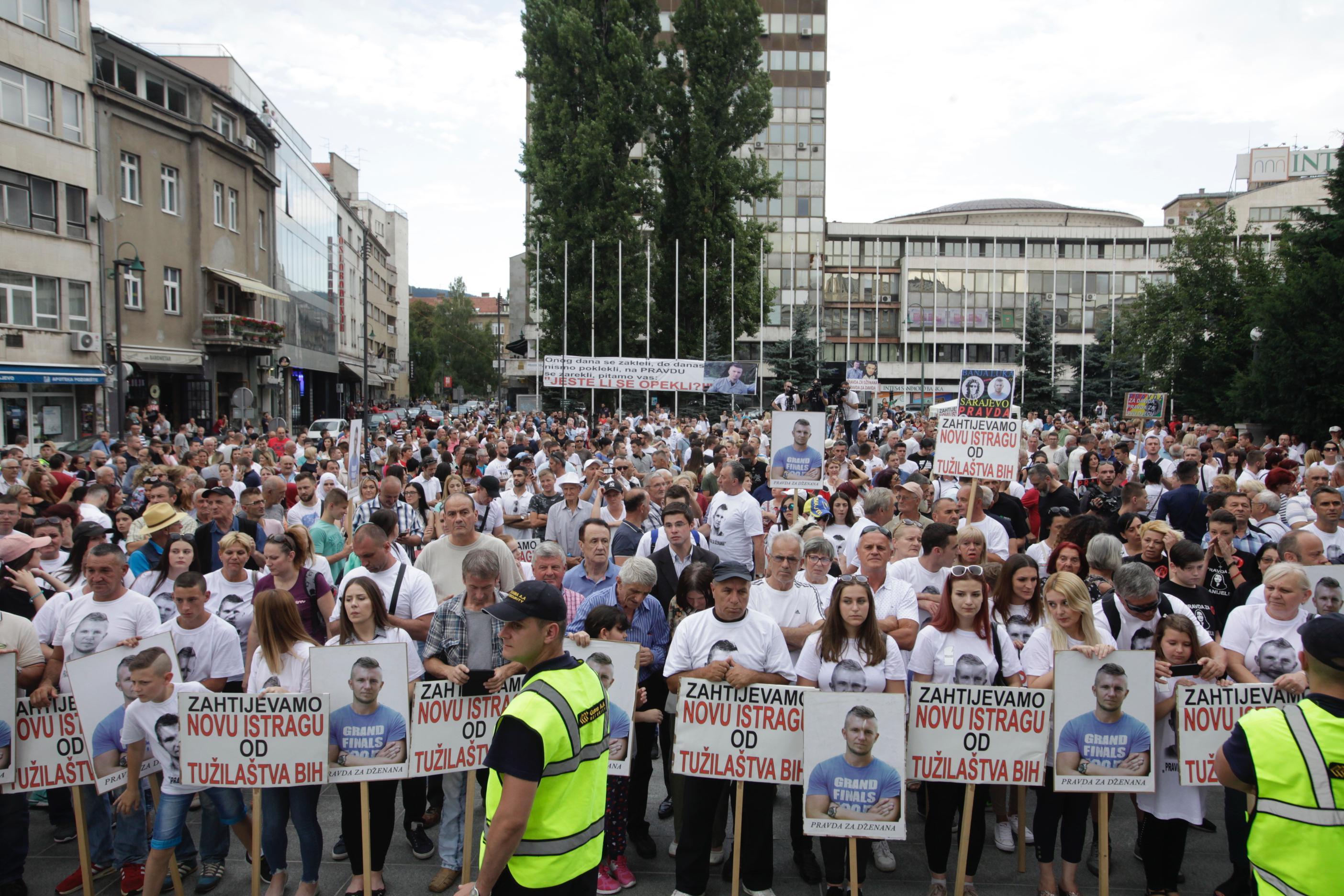 Građani se okupili na protestima zbog smrti Dženana Memića