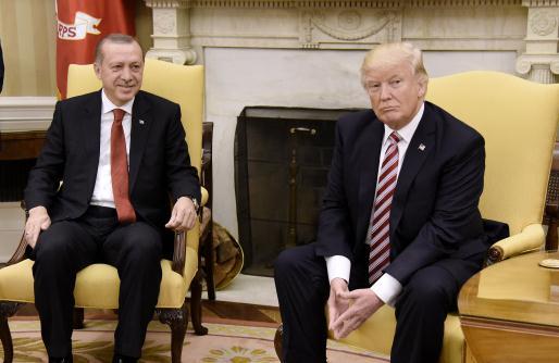 Tramp potvrdio: Počeo ekonomski rat s Turskom, Erdoan pozvao građane da pomognu liri