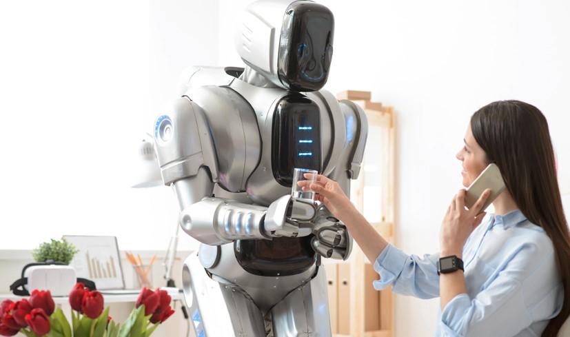 U Pekingu roboti sve više preuzimaju posao konobara