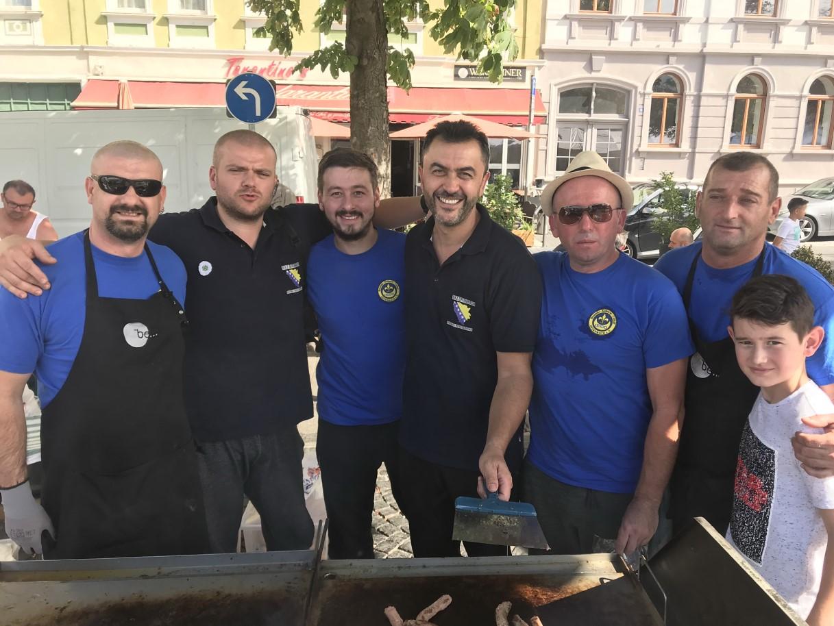 U Njemačkoj organiziran „Fest nacija i nacionalnosti“: Posjetioci uživali u bosanskim specijalitetima