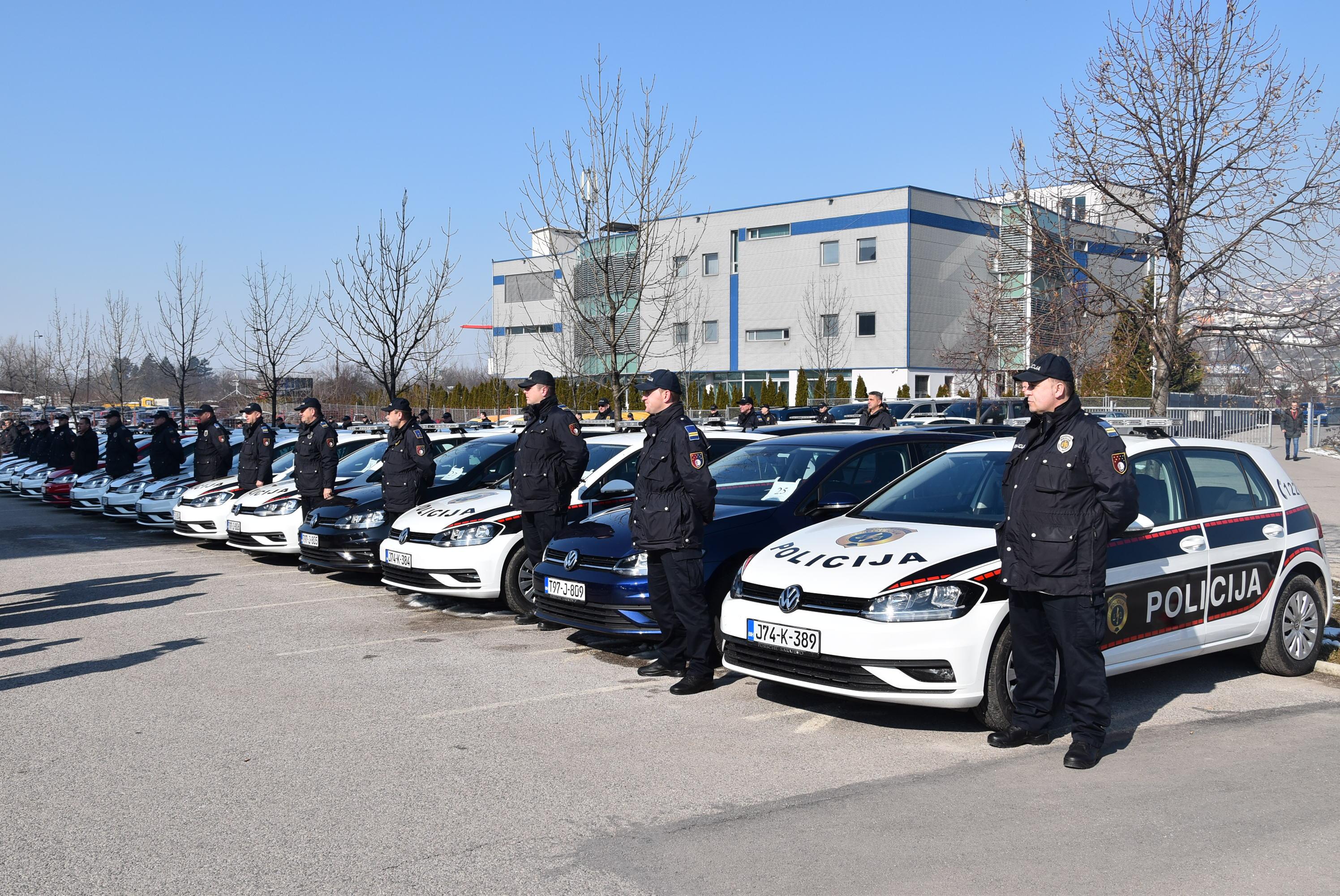 Novi vozni park policije u Sarajevskom kantonu - Avaz