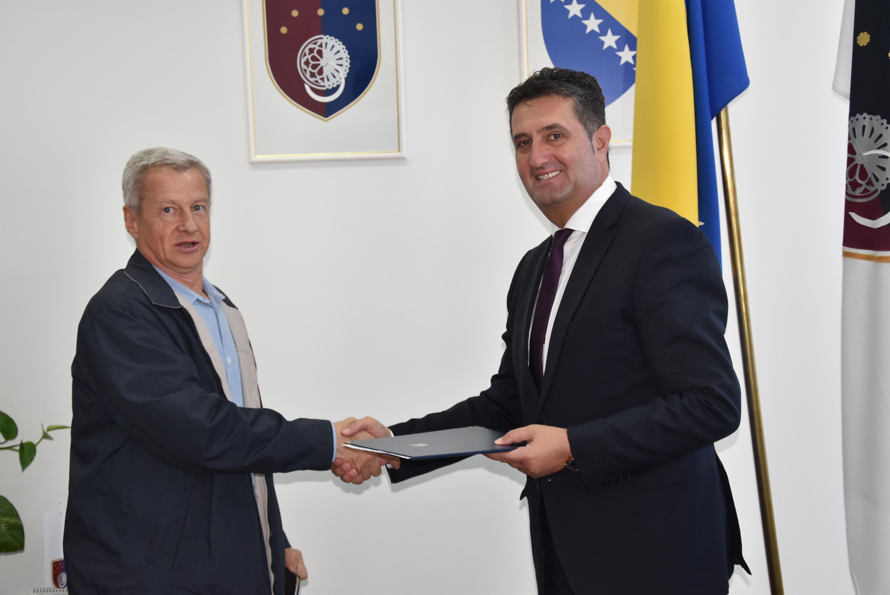 Zolj i Selimić potpisali izmjene i dopune Kolektivnog ugovora, ljekari dobili veće plaće
