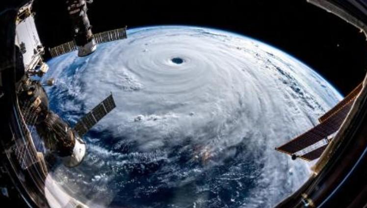 Snažan tajfun približava se Japanu: Vjetar ruši zidove zgrada, ima povrijeđenih