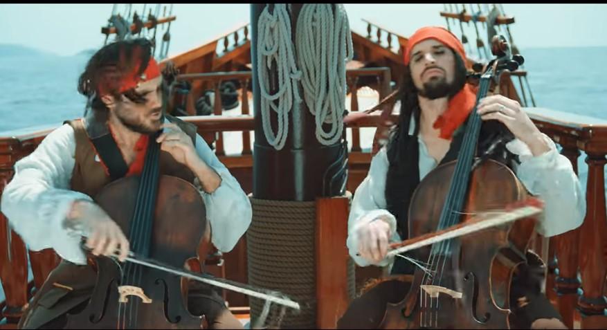 Šulić i Hauser obučeni kao pirati odsvirali kultni hit