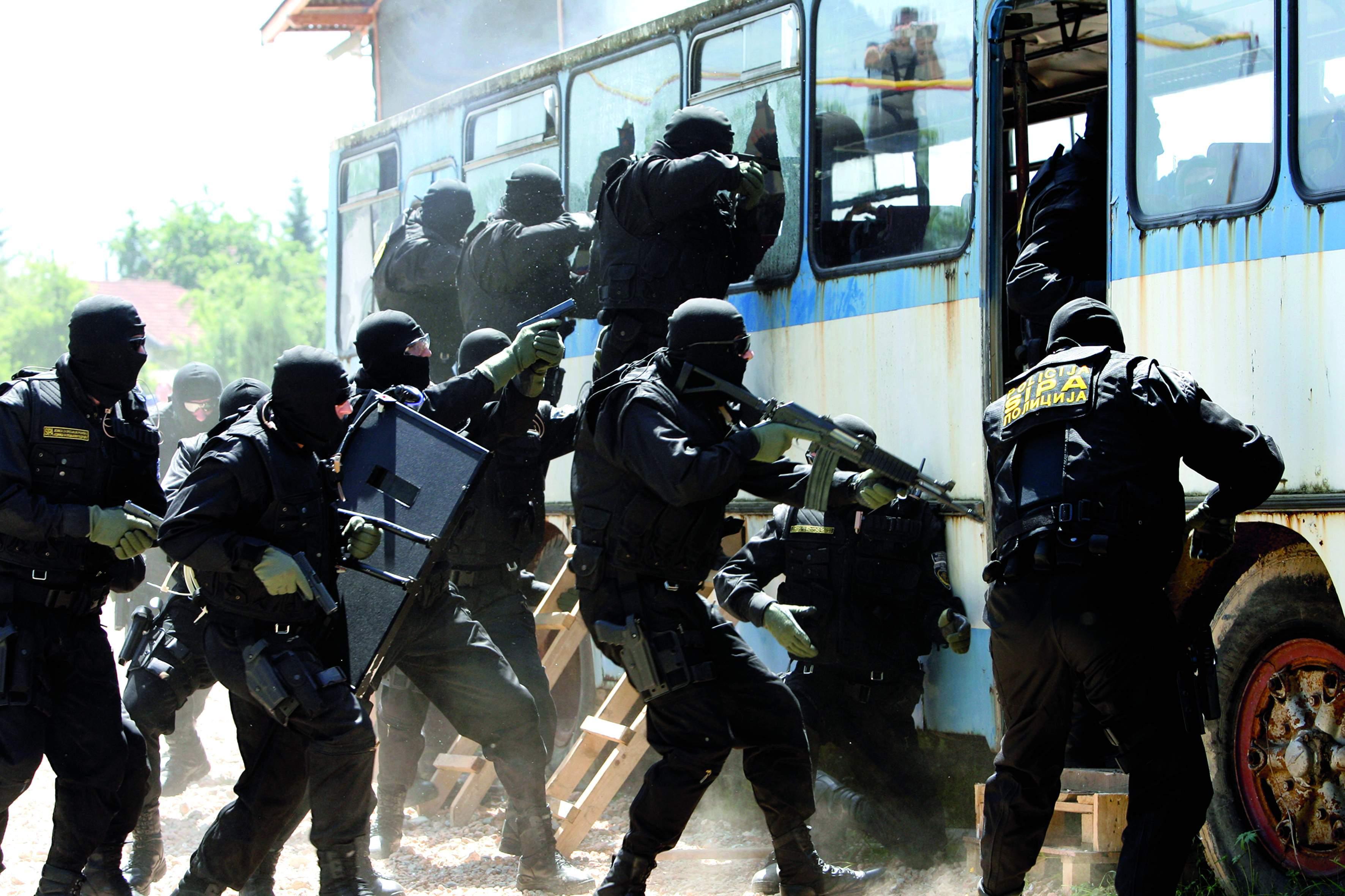 Država ne brine o policajcima koji su spremni dati i život za sigurnost građana - Avaz