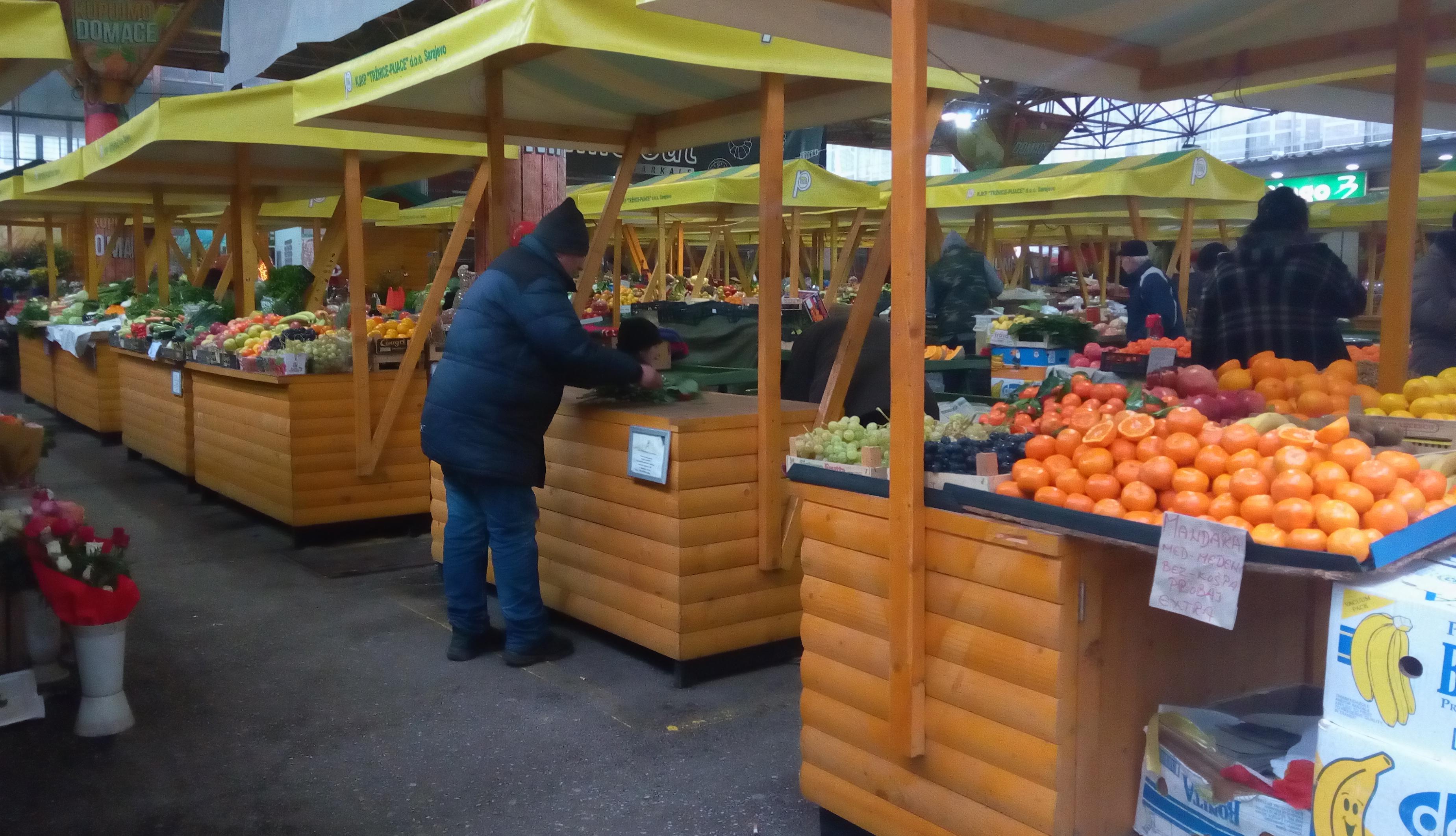Gradske tržnice ovih dana slabo posjećene: Povrće mrzne, prodaja loša