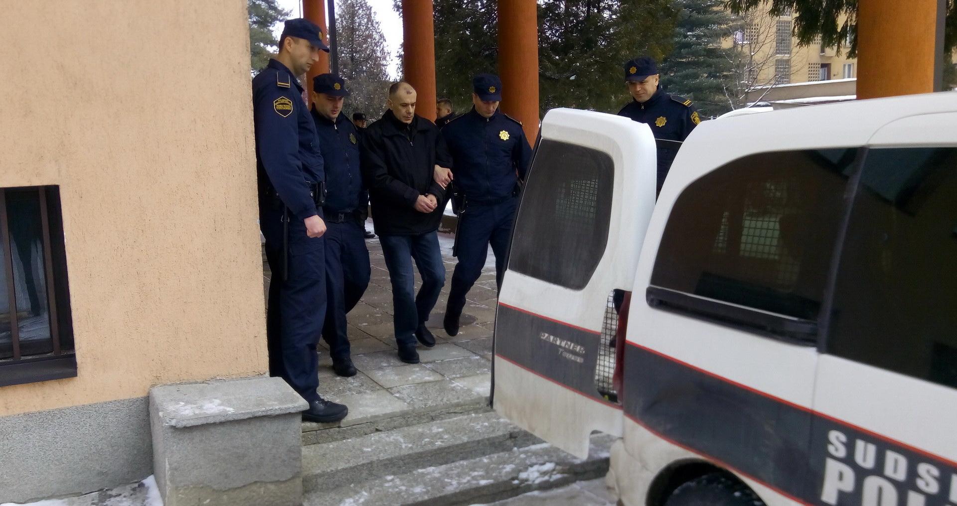 Odvođenje Habiba nakon  presude u Novom Travniku - Avaz