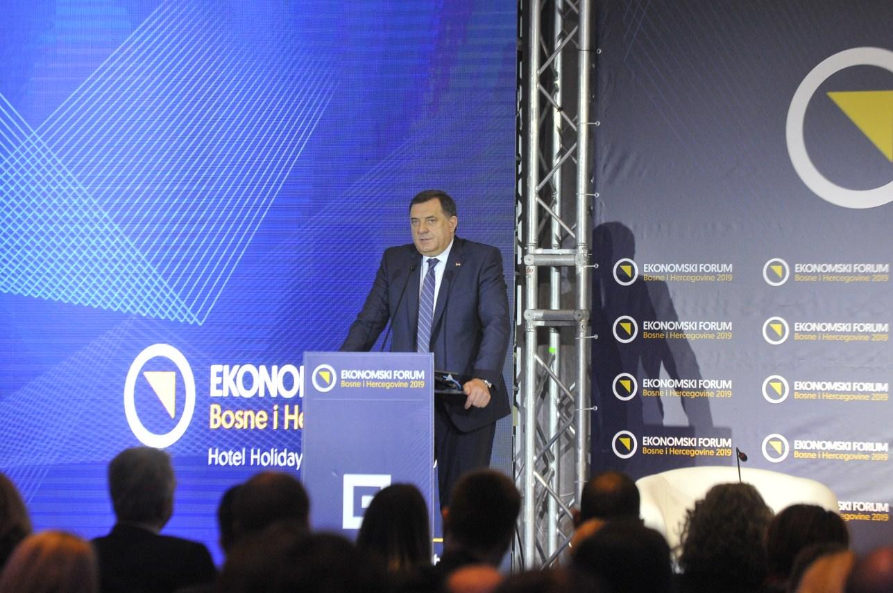 Dodik na Ekonomskom forumu u Sarajevu: Olako smo ušli u proces privatizacije, koji je bio pljačkaški