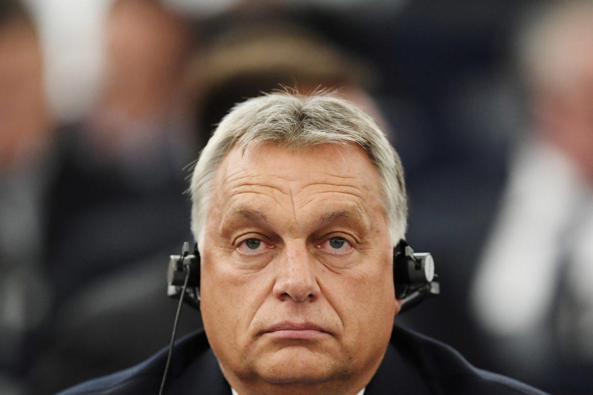 Orban poslao skoro 10 miliona pisama, prijeti mu isključenje iz EPP-a