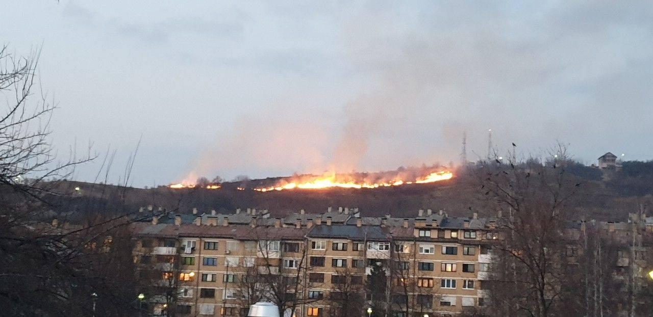 Požar na Brdu Mojmiluo - Avaz