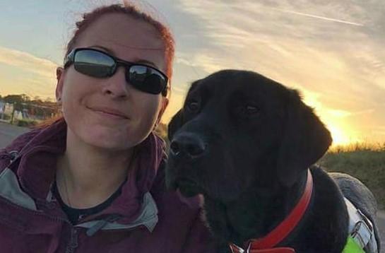 Nekoliko minuta prije smrti, slijepa djevojka poslala uznemirujuću poruku: Pronađena obješena sa svojim psom