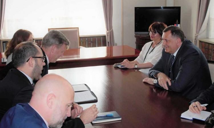 Sastanak Milorada Dodika sa Brusom Bertonom - Avaz