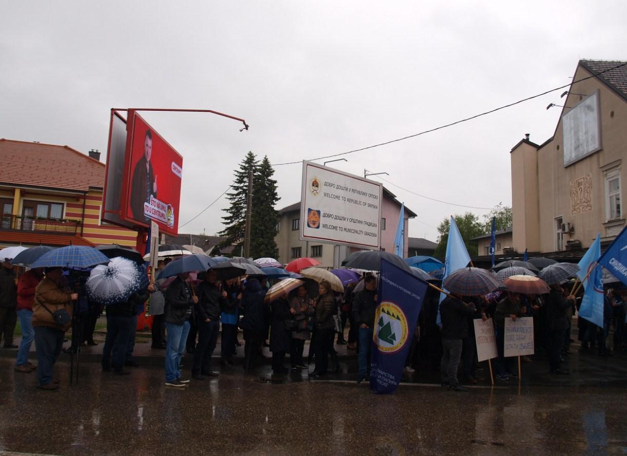 Bosanska Gradiška: Sindikalisti traže povećanje plaća da bi spriječili odlazak radnika u inozemstvo