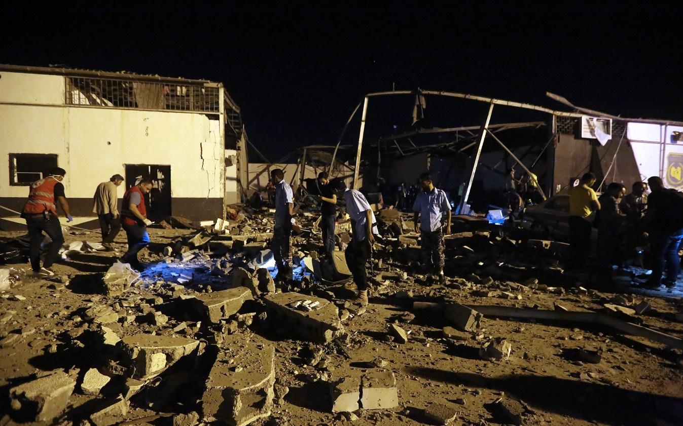 Libija: Najmanje 40 migranata poginulo, a 70 ranjeno u zračnom napadu na prihvatni centar
