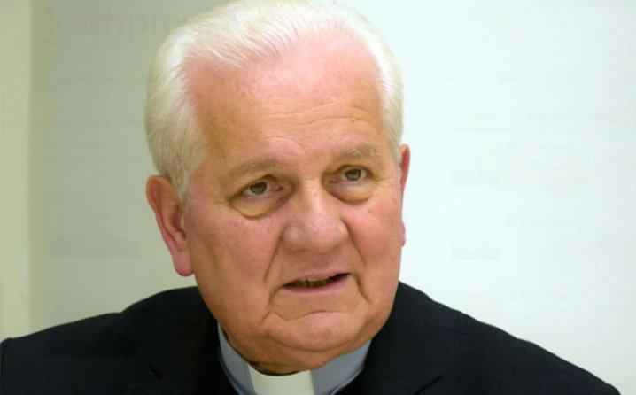 Biskup Komarica: Katolička crkva mora se uključiti u pomoć migrantima, ne možemo okretati glavu