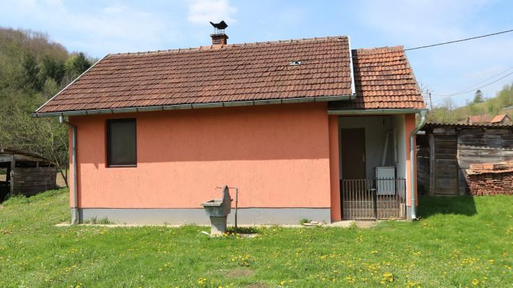 Kuća u Bratuncu u kojoj je beba ubijena šakama - Avaz