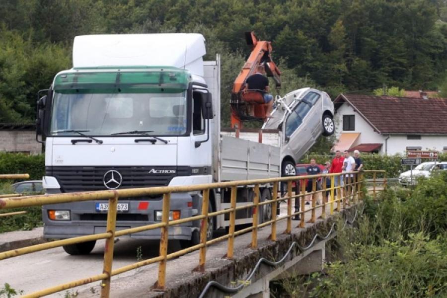 Detalji nesreće kod Čelinca: Kazaljka ostala „zakucana“ na 205 kilometara na sat u smrskanom Audiju A4