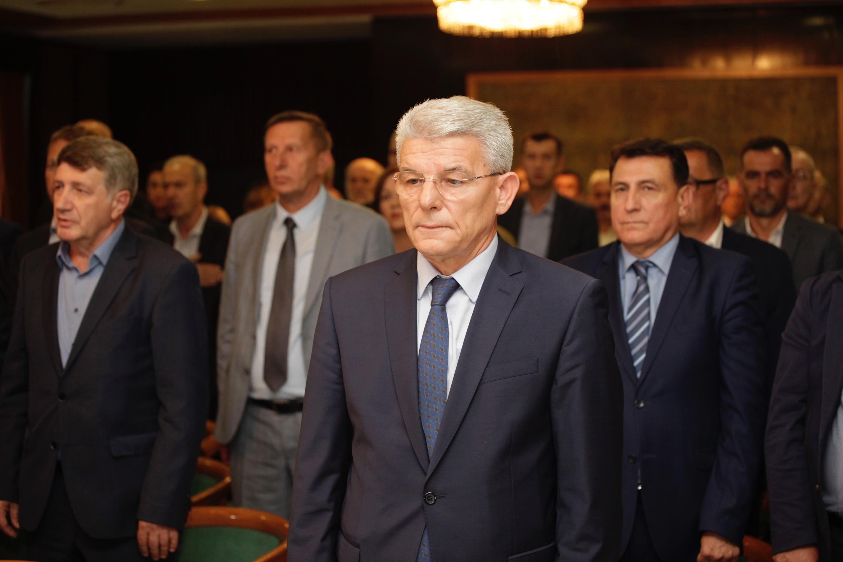Džaferović: Zahvalni smo Hanu, ali problem je u Miloradu Dodiku