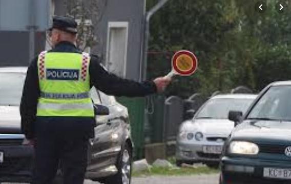 Vrijeđao saobraćajne policajce - Avaz