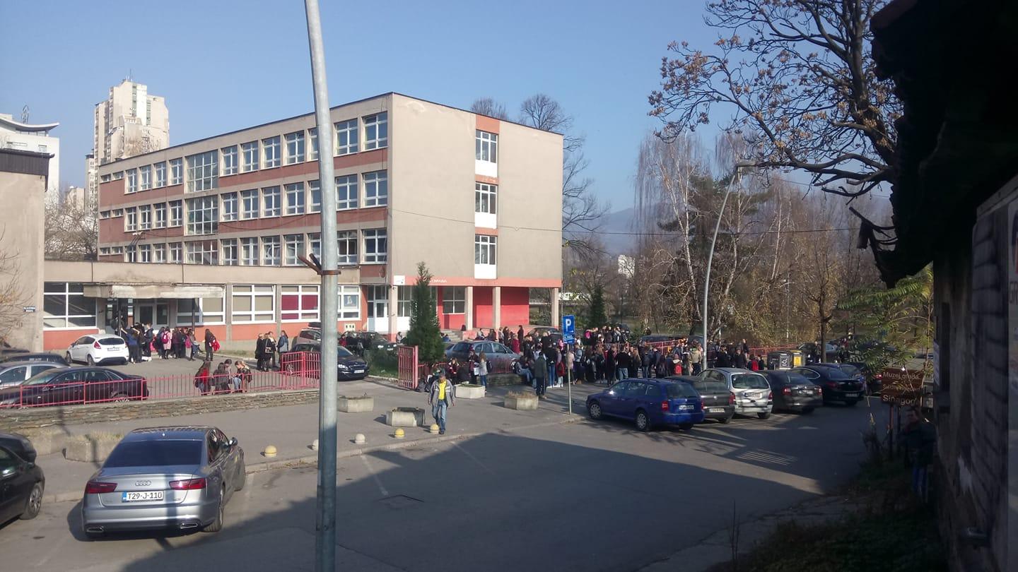 Učenici Prve gimnazije u Zenici - Avaz