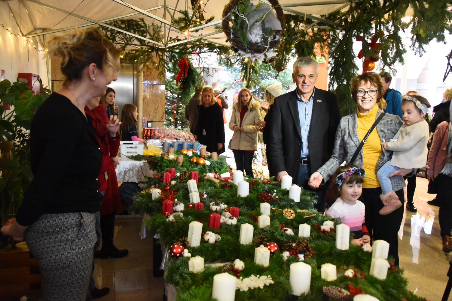 Ambasada Njemačke: Organizirali već 10. božićni bazar