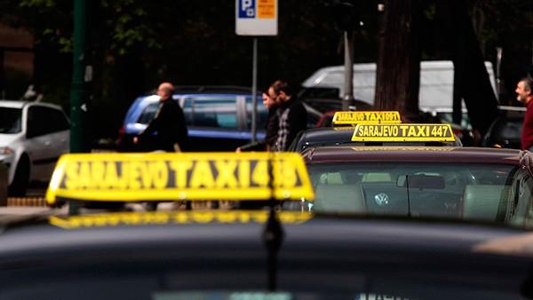 Napadnut taksista ispred Hitne pomoći u Sarajevu