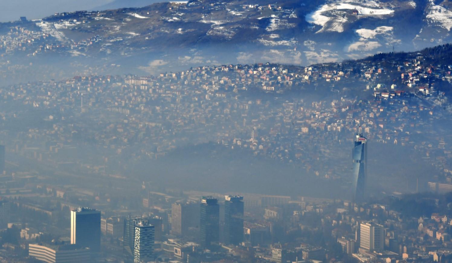 Opet se gušimo: Kvalitet zraka u Sarajevu i jutros opasan po stanovništvo