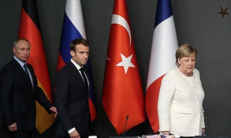 Putin, Makron i Merkel - Avaz