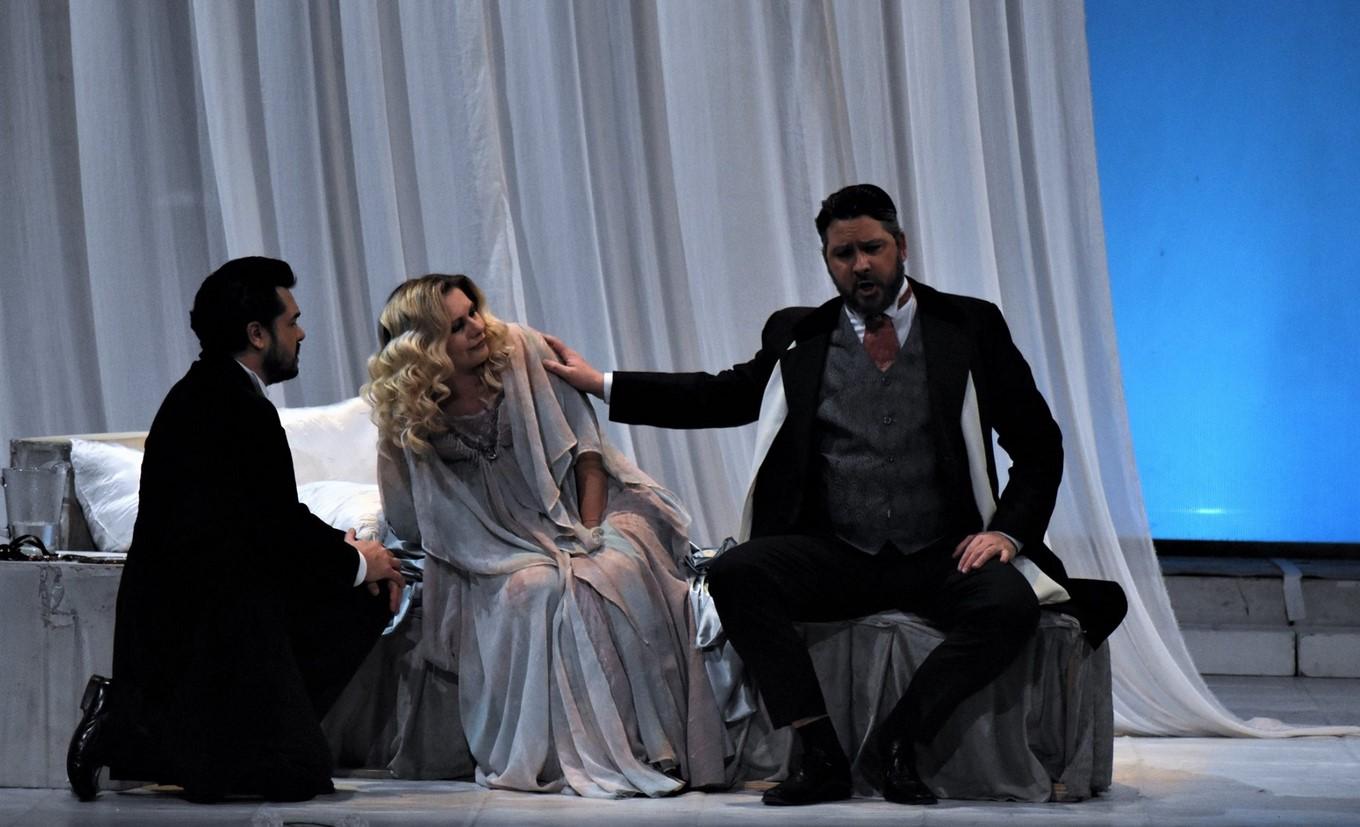 Čorbadžić sa kolegama na sceni: Opera La traviata - Avaz