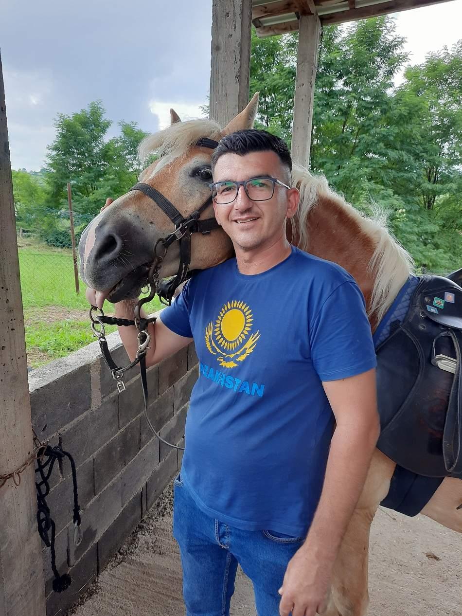 Adem Mudrov: Ljubav prema konjima prenosi na mlade