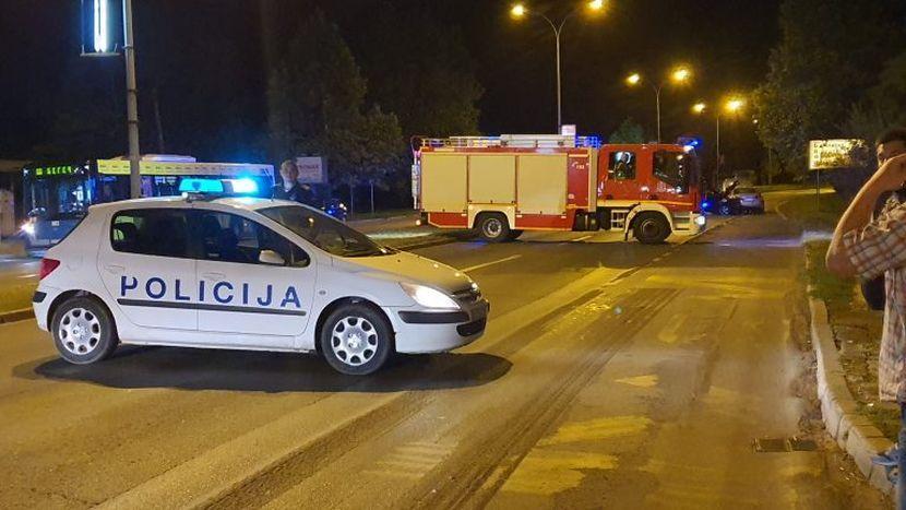 Burna noć u Novom Sadu: Masovna tučnjava, izboden mladić, udes, huligani pokušali da zapale autobus...