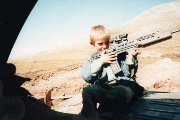 Britanski vojnik traži dječaka sa Igmana kojem je 1995. godine dao čokoladu