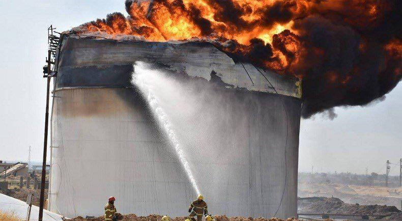Bombardovana dva nalazišta nafte, vatrogasci se bore sa vatrom