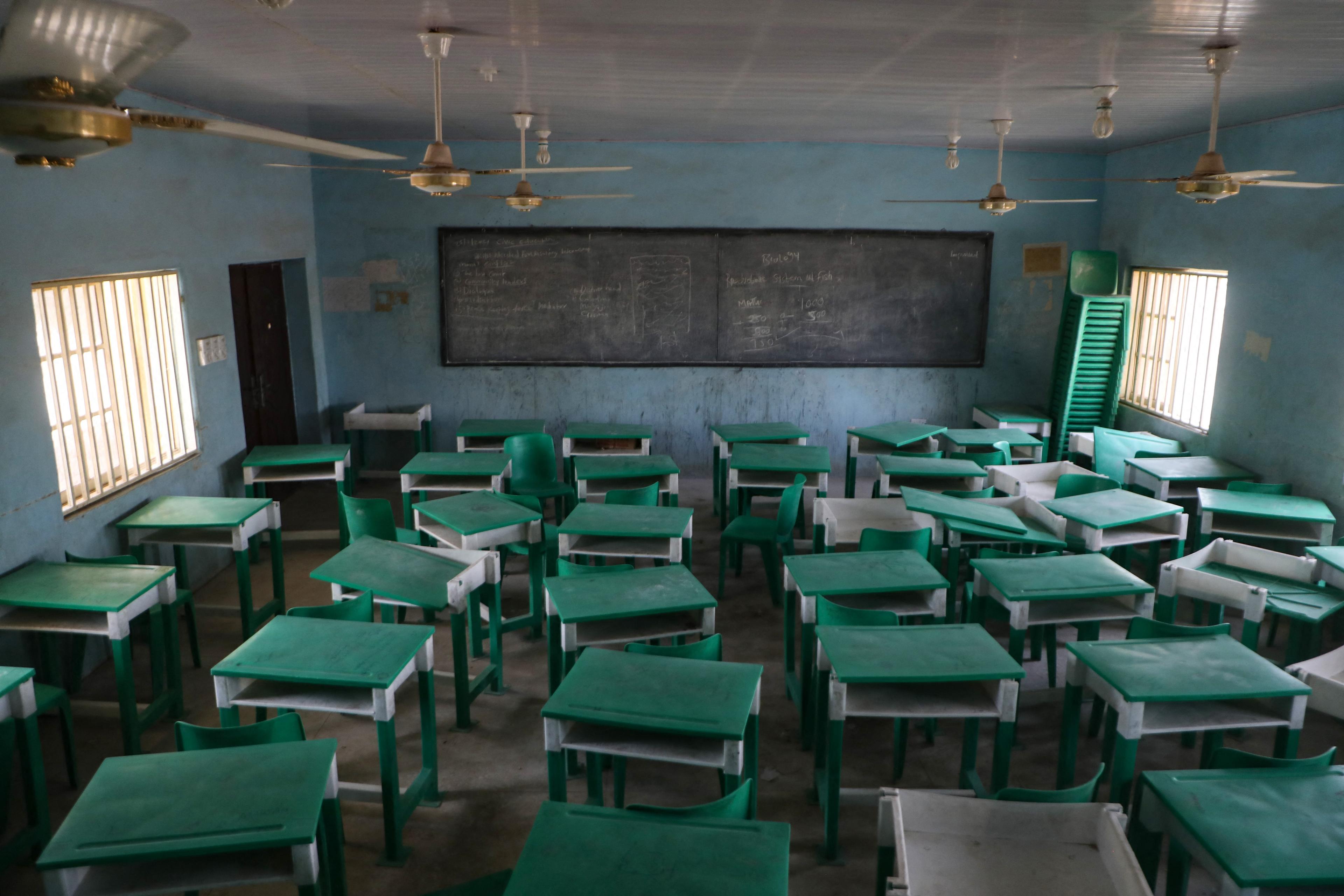 Učionica srednje škole u gradu Džangebe dan nakon otmice - Avaz