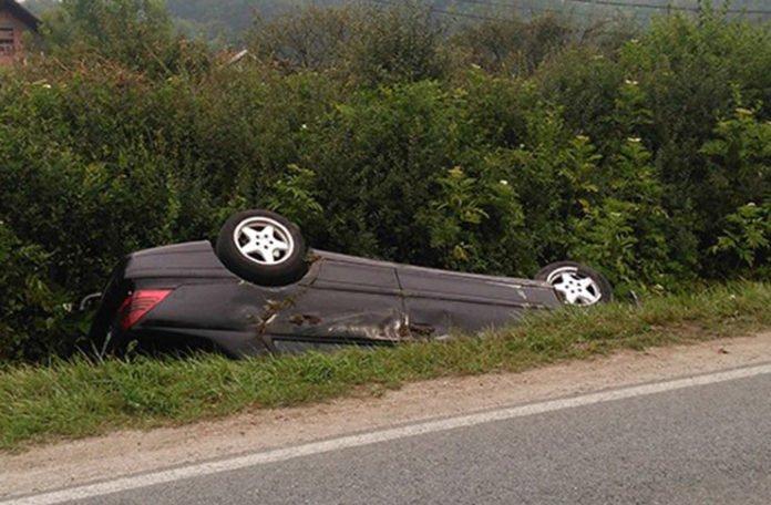 U stravičnoj nesreći kod Orašja poginuo vozač Opel Astre