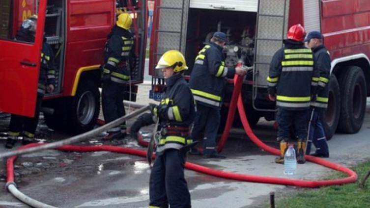Požar na Bistriku: Gori kuća, vatrogasci na terenu