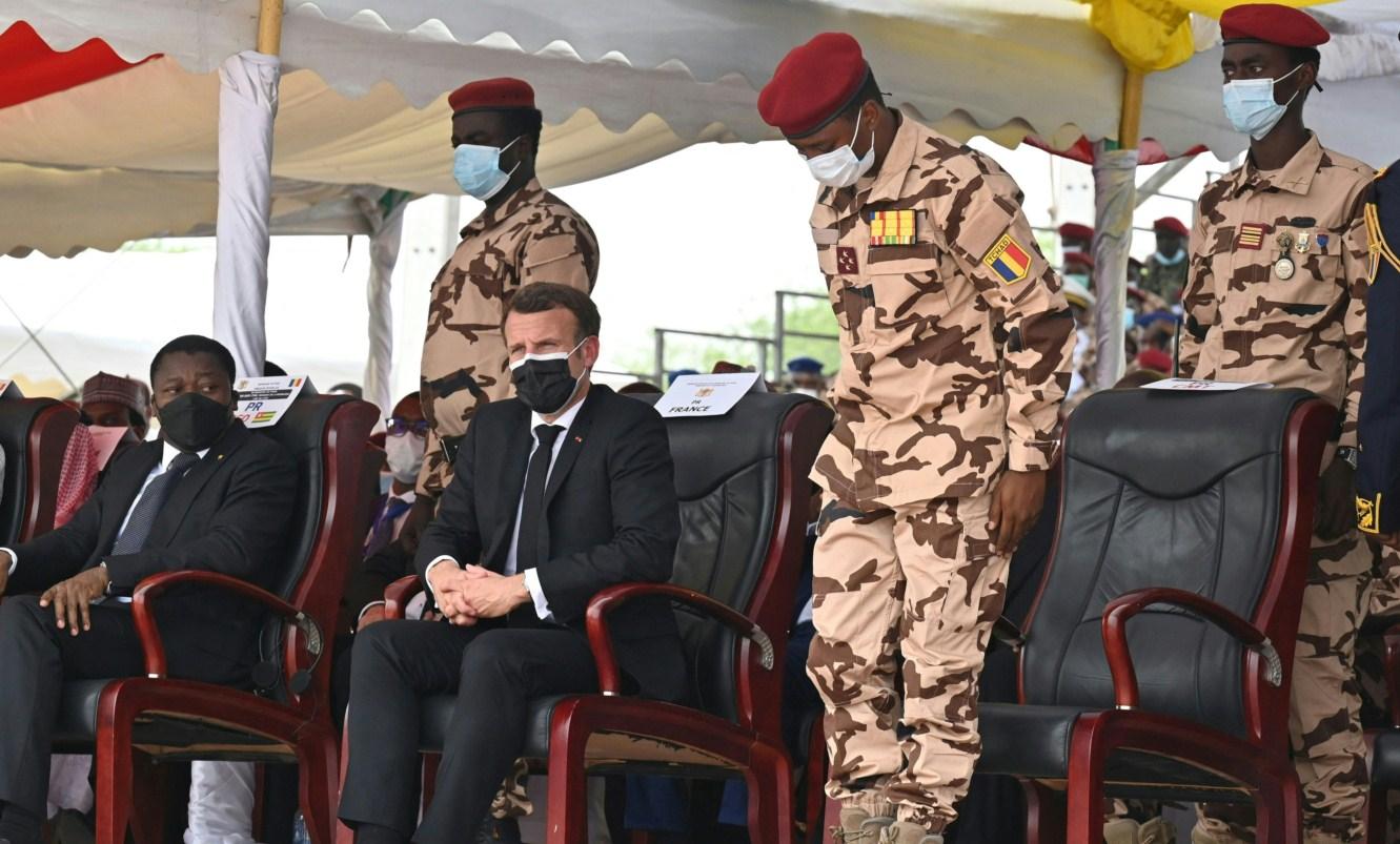 Makron na sahrani predsjednika Čada: Nikome nećemo dopustiti prijetnje