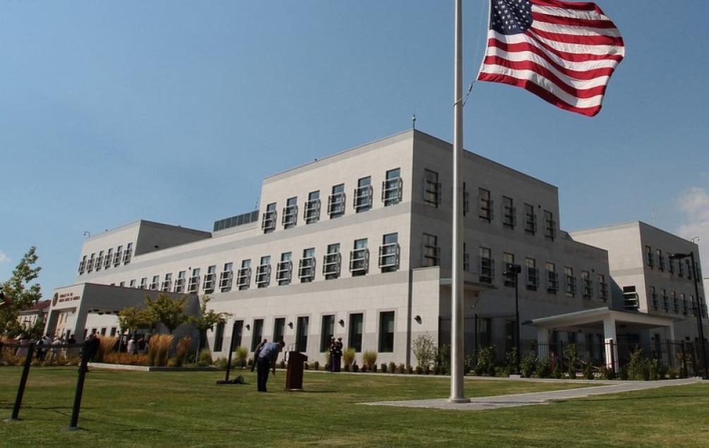 Ambasada SAD: Odluka Skupštine RS vrijeđa žrtve i produbljuje patnje