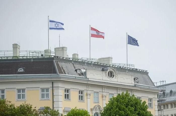 Stao na stranu Tel Aviva: Kurz istaknuo izraelsku zastavu na svom sjedištu