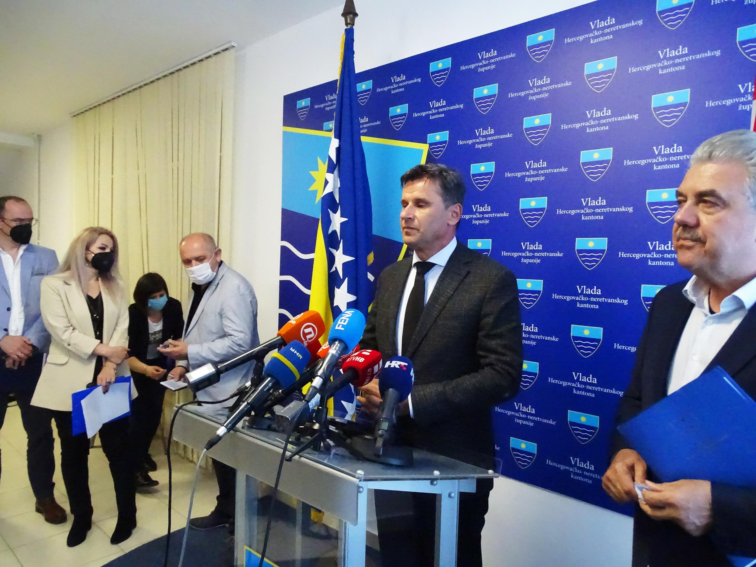Novalić: BiH ima prilično veliki broj vakcina, ali imamo kriv pristup