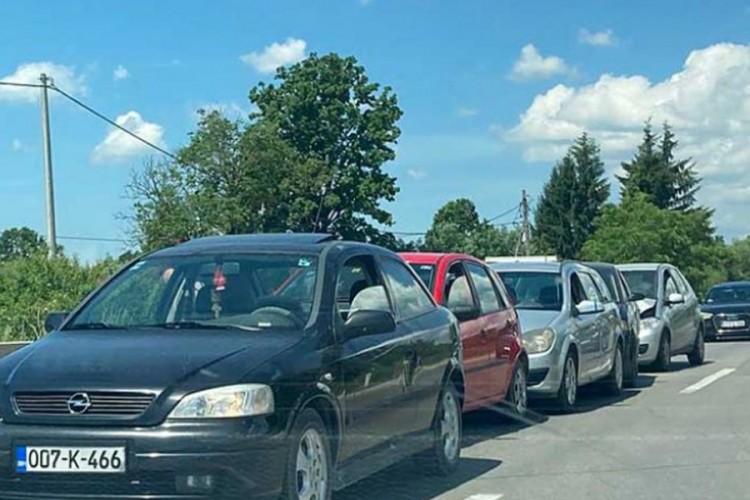 Lančani sudar na putu Banja Luka - Prijedor: Među putnicima u jednom automobilu bila i žena sa bebom